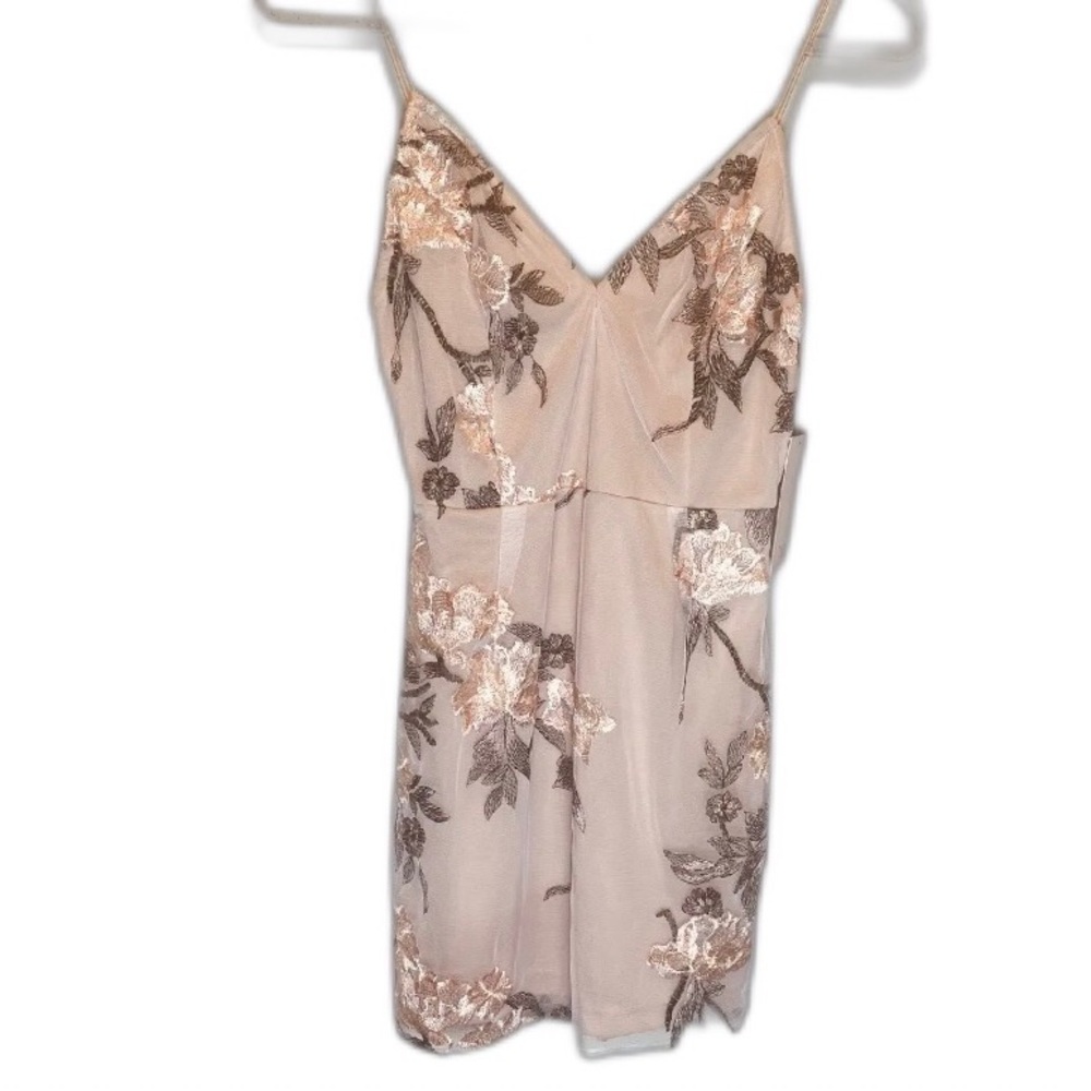 NWT TOBI Floral Embroidered Mini Dress Blush Pink Women’s Size S/P